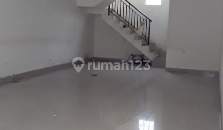 3-Story Shop House in Sayap Buah Batu, Lodaya