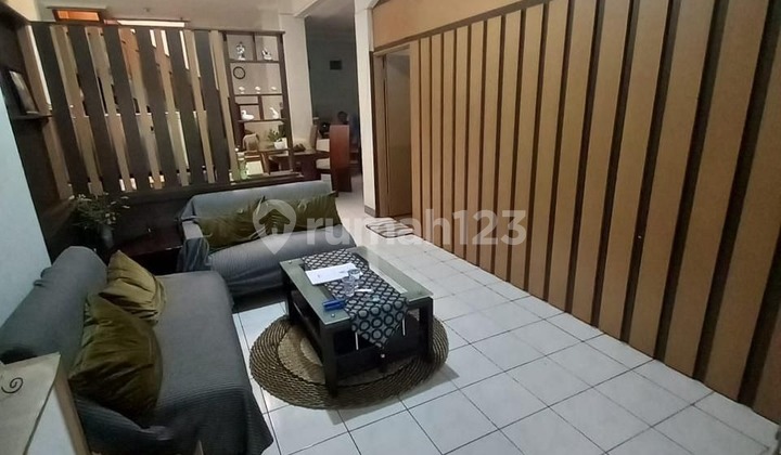 Rumah 2 Lantai di Komplek Muara