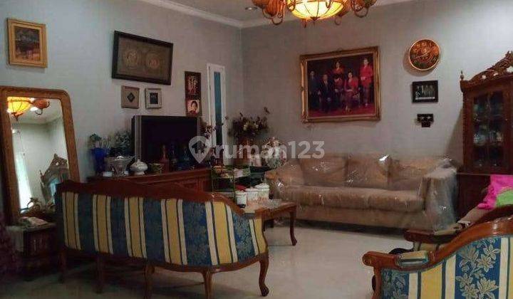 Rumah Strategis 2 Lantai di Sayap Tubagus Ismail