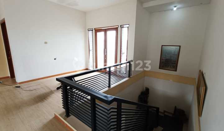 Modern House Ready to Occupy in the Sariwangi Complex 2