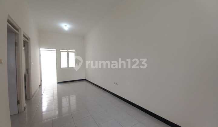 Rumah di TKI Taman Kopo Indah 3 2