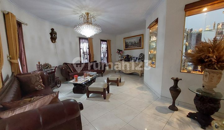 2-Story House in Sayap Burangrang, Bandung City 2-Story House in Sayap Burangrang, Bandung City