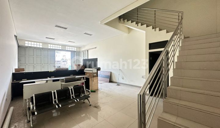 Twin Shop House Suitable for Business, Office, and Warehouse 1