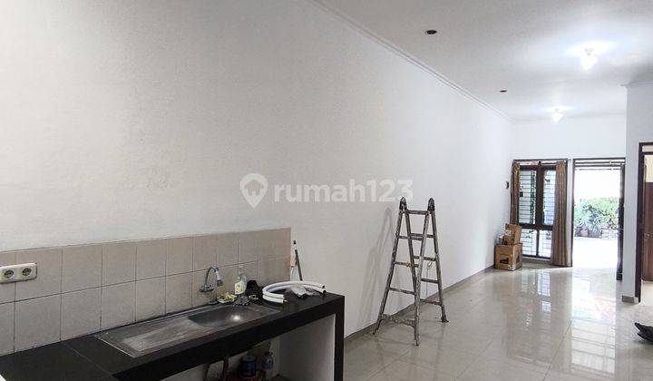 Rumah Minimalis Nyaman Siap Huni di Komplek Singgasana 1