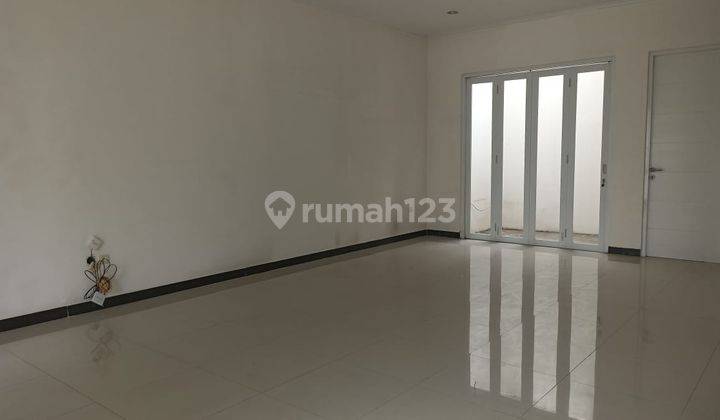 Rumah di Tki Taman Kopo Indah 5 Pinewood 2