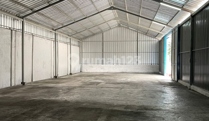 Ready-to-Use Warehouse with Container Access in Kiara Condong Area Ready-to-Use Warehouse with Container Access in Kiara Condong Area