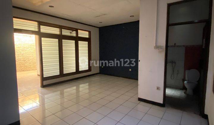 Ruang Usaha 2 Lantai Strategis di Dekat Dago 1