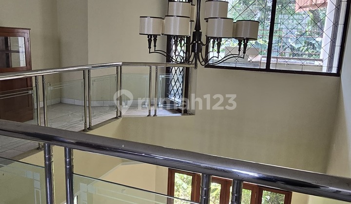 Rumah 2 Lantai di Daerah Cipaku