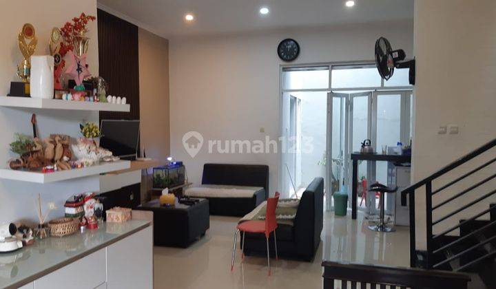 Rumah 2 Lantai di Komplek Perumahan Topindo Kopo Regency 1