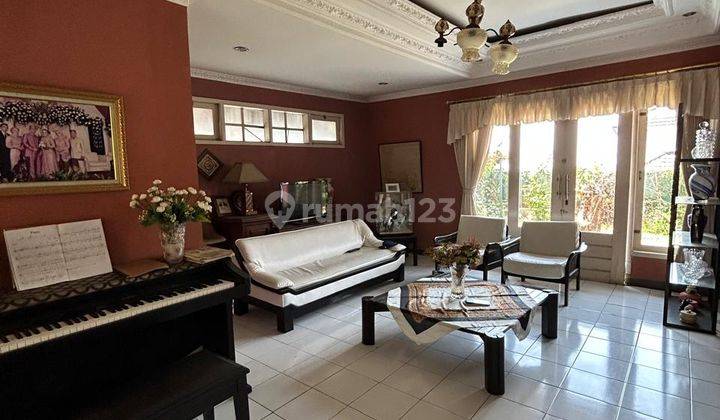 Rumah Cantik Dan Nyaman di Komplek Ligar 1