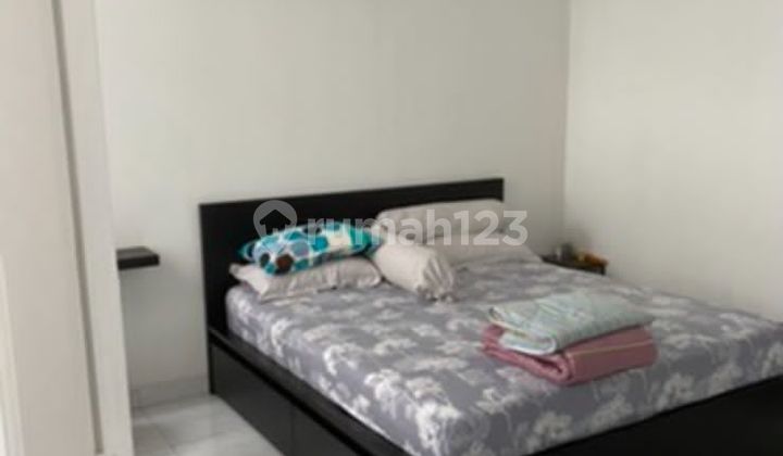 Rumah Tinggal Lokasi Depan di Singgasana Pradana 2