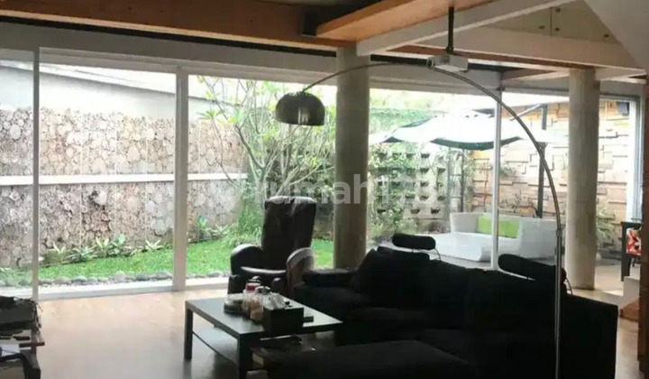 Dijual Cepat! Rumah Siap Huni Dalam Komplek di Surya Sumantri Dijual Cepat! Rumah Siap Huni Dalam Komplek di Surya Sumantri