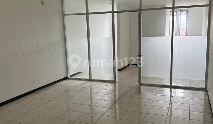 Ruko 3 Lantai di Karapitan