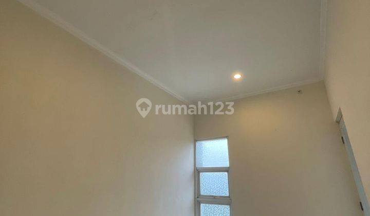 Rumah 2 Lantai di Tki Taman Kopo Indah 5 Sommerville 2