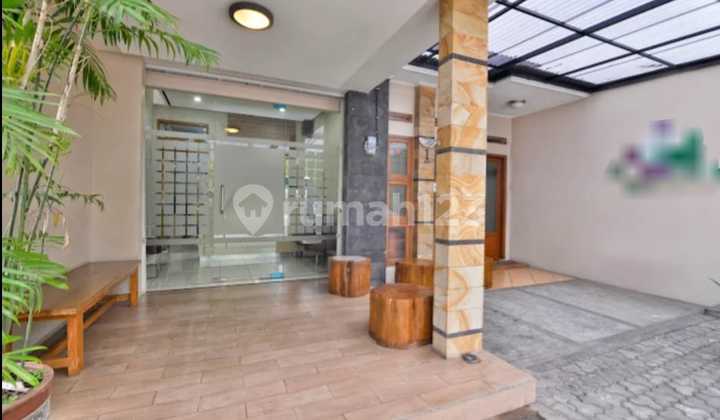 Ruang Usaha Strategis dengan Parkir Luas di Sukajadi Mainroad