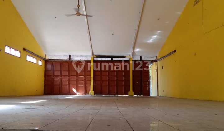 Ruang Usaha atau Gudang di Mainroad Soekarno Hatta, Gedebage