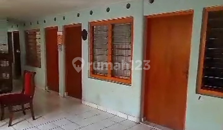 Rumah Klasik 2 Lantai di Daerah Sayap Riau