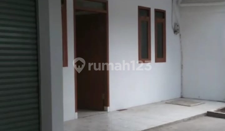 Rumah 1 Lantai di Daerah Sayap Karapitan 1