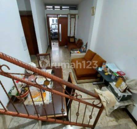  Rumah 2 Lantai Strategis di Sayap Pahlawan Unfurnished 1