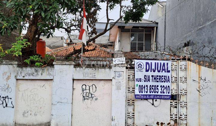 di jual rumah tua , hitung tanah daerah palmerah.  1