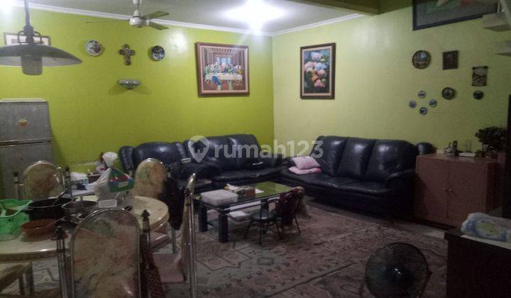 Rumh Rumah 2 Lantai dekat pertokoan,  kuliner.  2