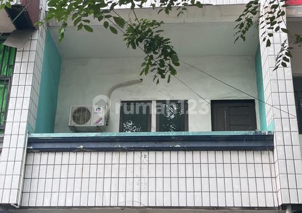 Ruko Tengah Kota Depan Pelabuhan Kota Pontianak 