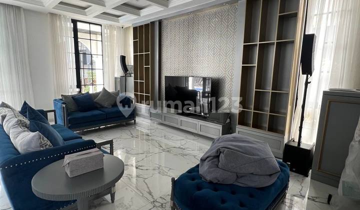 Rumah Modern Retro Classic Siap Huni View Golf