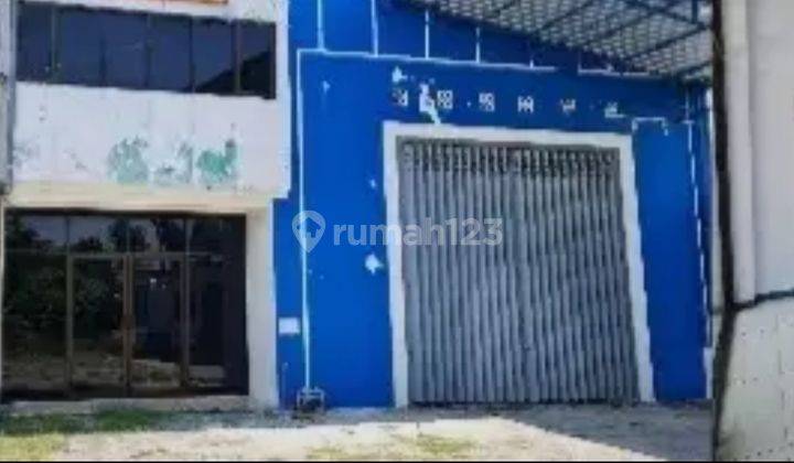 Gudang di tengah kota Madiun, jl. Raya solo jiwan 1