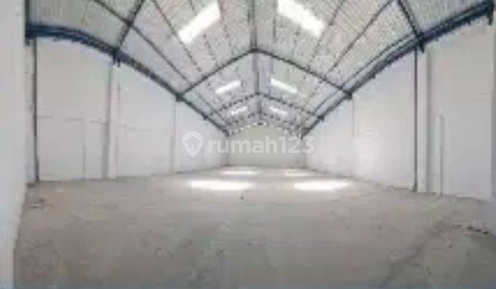 Gudang di tengah kota Madiun, jl. Raya solo jiwan 9