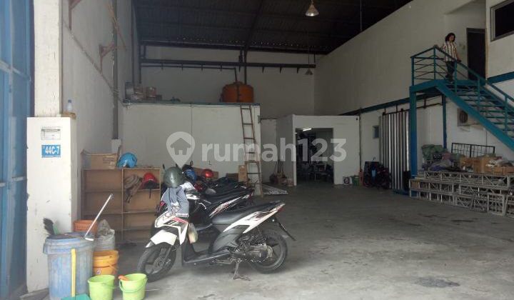 Gudang Satu Setengah Lantai Mezanin Permata Tanjungsari 6