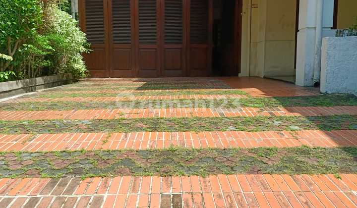 For Sale: Spacious and Serene House in Menteng, Central Jakarta 2