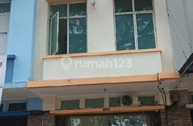 Disewa Ruko Di Boulevard Pinggir Jalan Raya Kondisi Bagus Sekali Di Serpong Bsd Tangerang