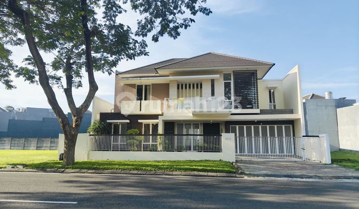 Dijual Rumah mewah dua lantai di surabaya  1