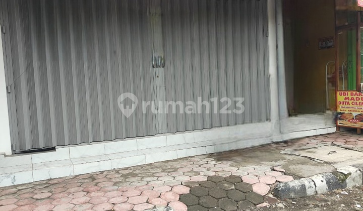 For Rent Cheap Shop House in the Center of Kediri City 1