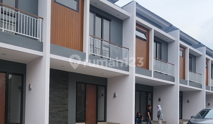 Rumah Dijual Siap Huni 3 Kamar Tidur Dalam Cluster Dekat Bsd Serpong. bisa KPR