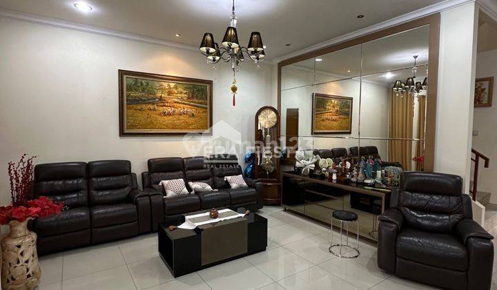 Rumah Puri Mansion di Jalan Boulevard Harga Bagus 2