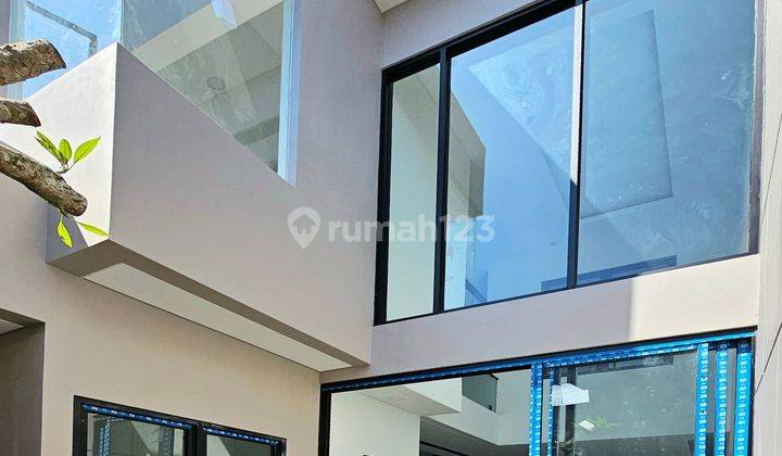 Rumah Baru Shm Modern Tropical High Spec Material Dekat Hr Muh Surabaya 1