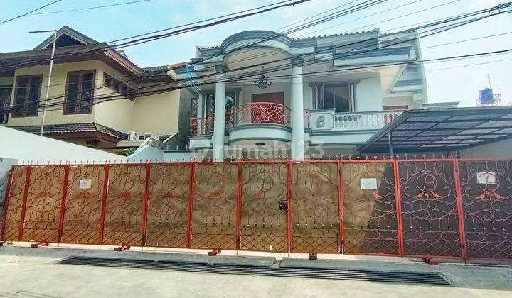 Rumah Dijual Kebayoran Baru, Strategis, Dkt Jalan Utama. Nego 1