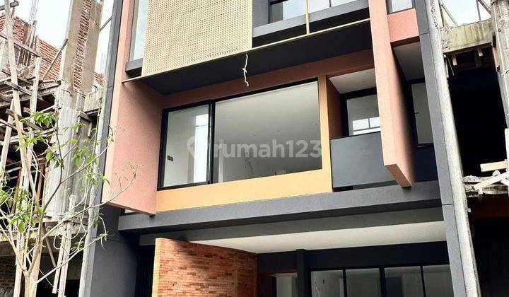 Rumah Dijual Ampera, Kemang. Unit Baru. Strategis 1