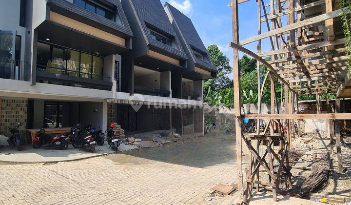 Rumah Kemang Selatan Dijual. Unit Baru, Strategis 1