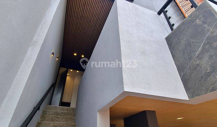 Dekat Ke Senayan. Rumah Dijual Permata Hijau. Brand New 2