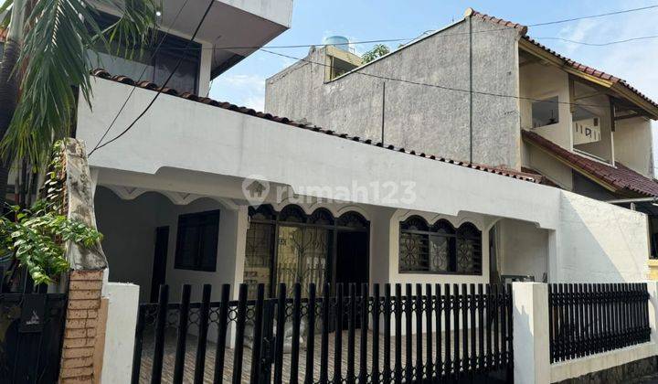 Rumah Tebet Timur Dijual. Bangunan Lama, Akses Mobil Lega 1