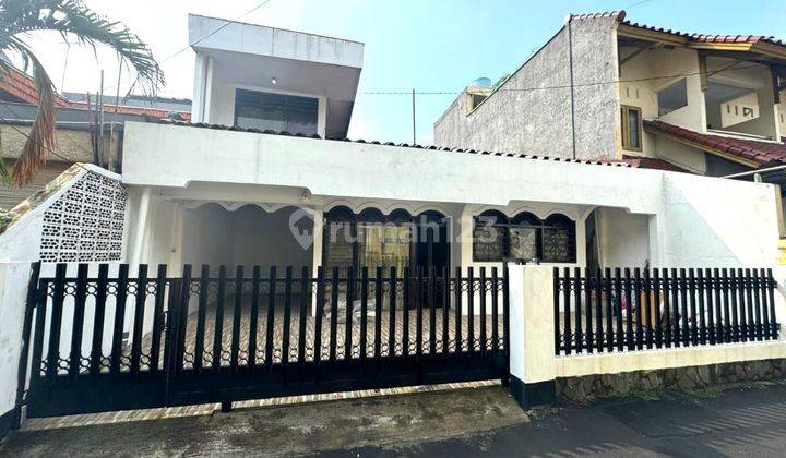 Rumah Tebet Timur Dijual. Bangunan Lama, Akses Mobil Lega 2