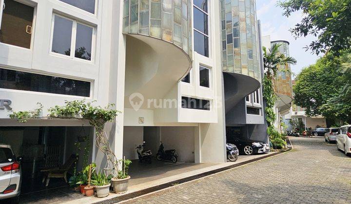 Rumah Dijual Pejaten, Jati Padang. Jalan Utama, Depan Pool. Nego 2