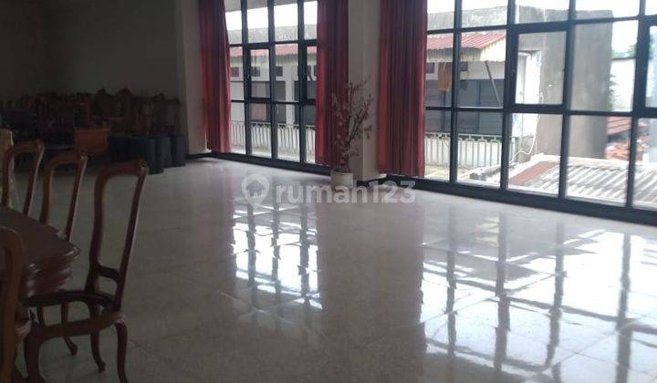 Dijual CEPAT gedung/ruang usaha 2 lantai di radio dalam 6