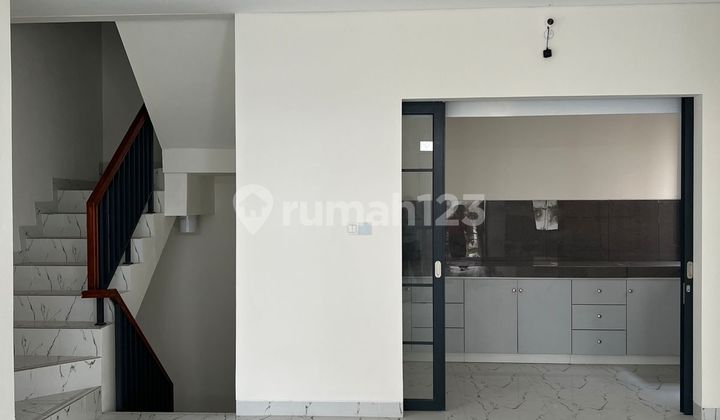 Dijual Rumah Lavon 2 Dibawah Harga Pasar dan Siap Huni Dijual Rumah Lavon 2 Dibawah Harga Pasar dan Siap Huni