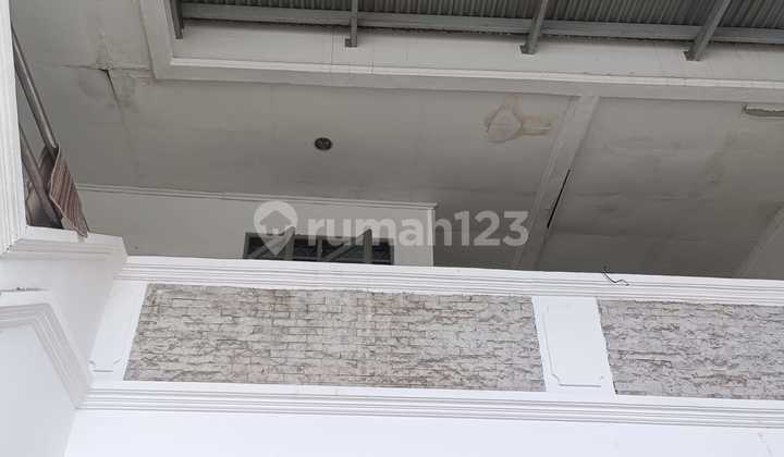 Dijual Cepat Rumah 2.5 Lantai di Perum Taman Ratu Indah Jakarta Barat 2