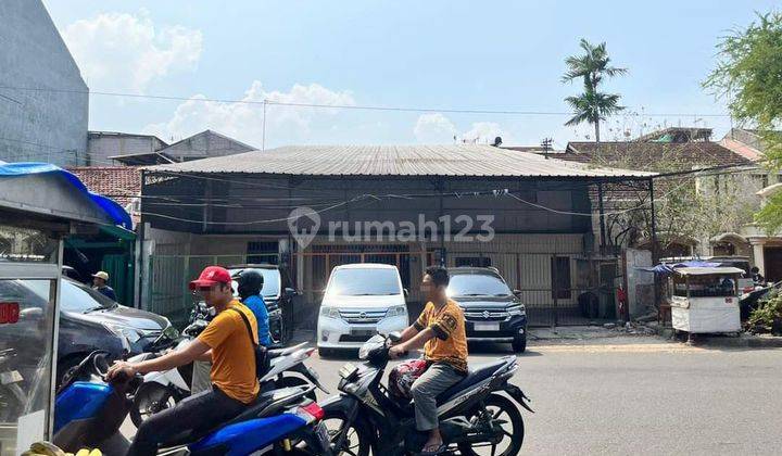 Dijual Rumah Tua di Benhil Raya, Jakarta Pusat. Cocok untuk  Usaha dan Kost2 an 1