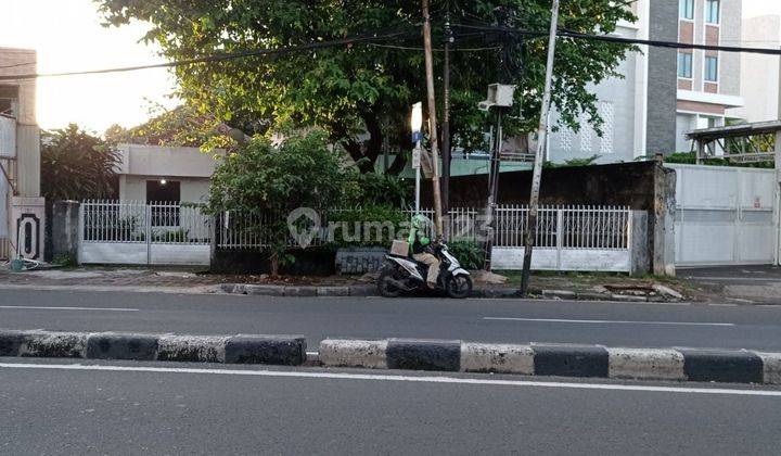 Rumah Bangunan Lama/Tua dekat area Perkantoran Jl. KS Tubun, Slipi, Jakarta Barat 1