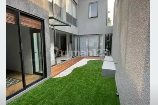 Rumah 2 Lantai di Veteran, Bintaro, Jakarta Selatan